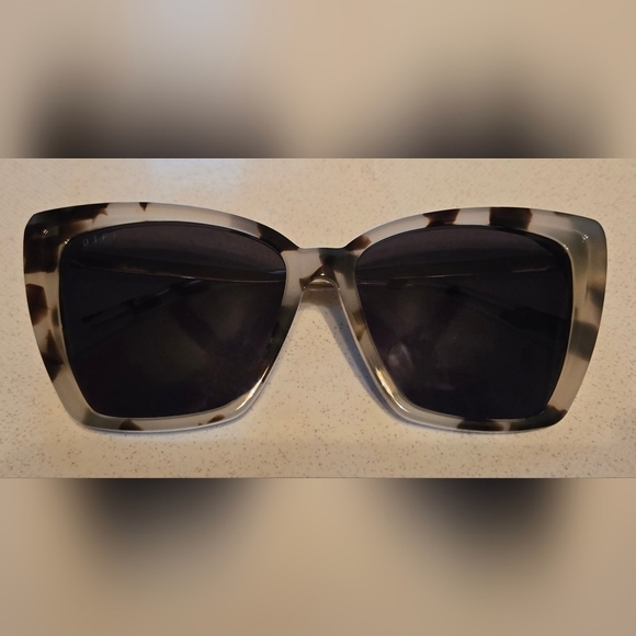 NWT | Diff Eyewear | Becky II | Tortoise Shell Polarized Cat-Eye Sunglasses - Picture 12 of 15